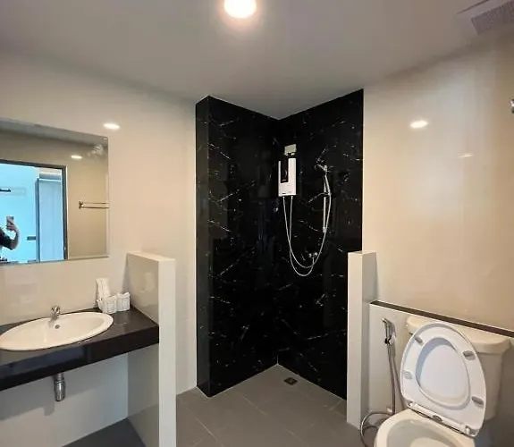 The At 4* Photharam